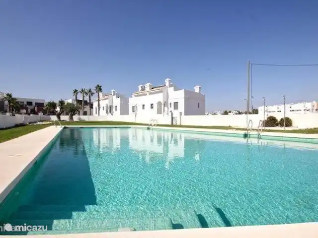 casa vacacional en España, Costa Blanca, Orihuela Costa – Golfo y Mar Bonita piscina grande en la puerta