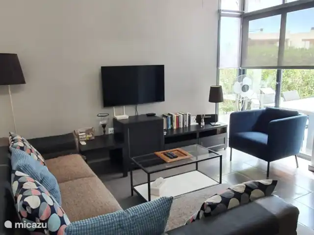 casa vacacional en España, Costa Blanca, Orihuela Costa – Golfo y Mar Internet de fibra súper rápido está disponible. Junto a la sala de estar hay una gran terraza en la planta baja