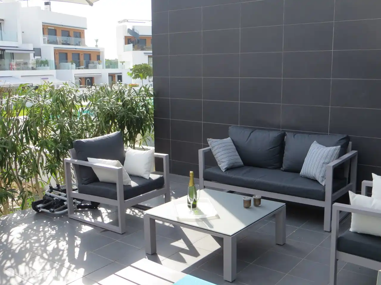 Lounge auf der unteren Terrasse