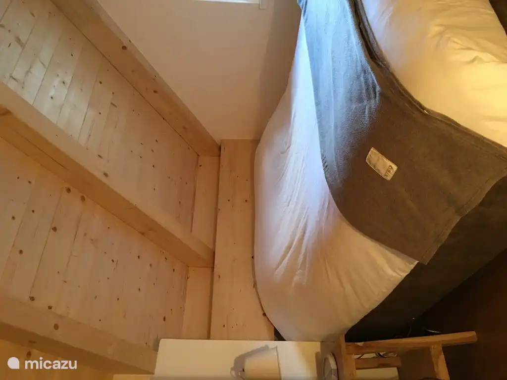 Dachgeschoss Schlafzimmer, Bett 140x200