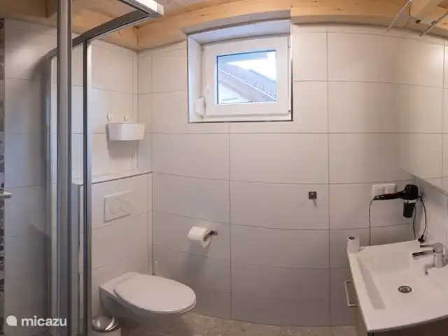 Villa Sonnata huren in Oostenrijk, Karinthië, Kötschach-Mauthen - geschakelde woning Twee identieke badkamers van alle gemakken voorzien