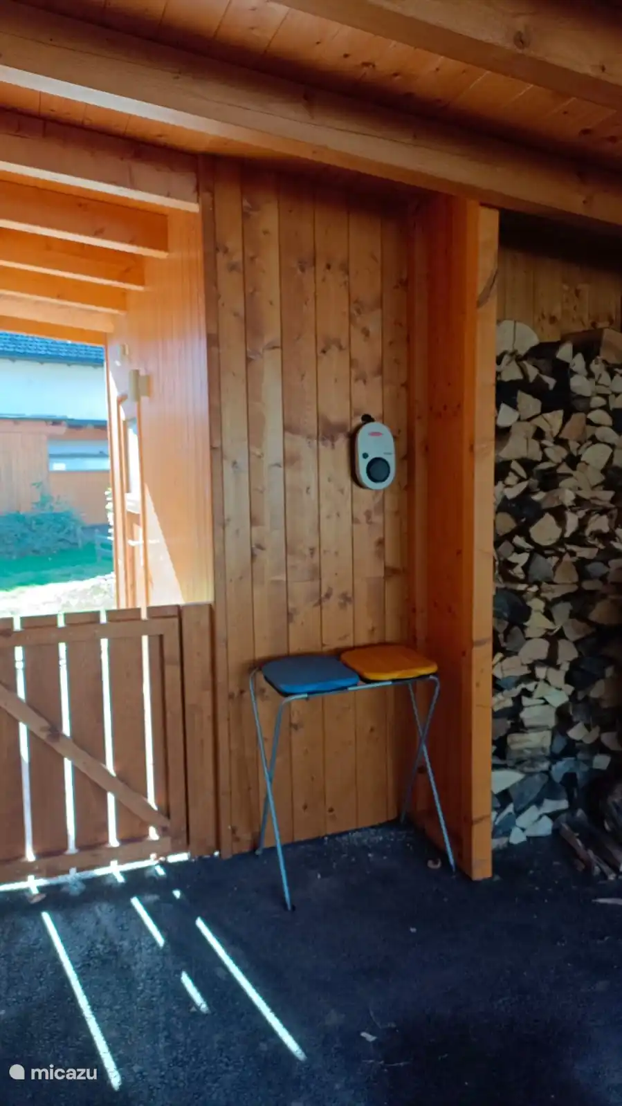 In unserem Ferienhaus finden Sie eine moderne Ladestation für Elektrofahrzeuge