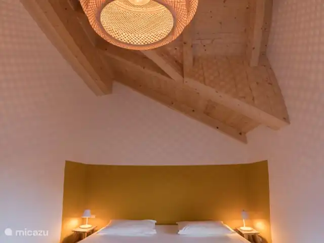 Villa Sonnata huren in Oostenrijk, Karinthië, Kötschach-Mauthen - geschakelde woning De master bedroom (met televisie). Tweepersoonsbed 180x210.
