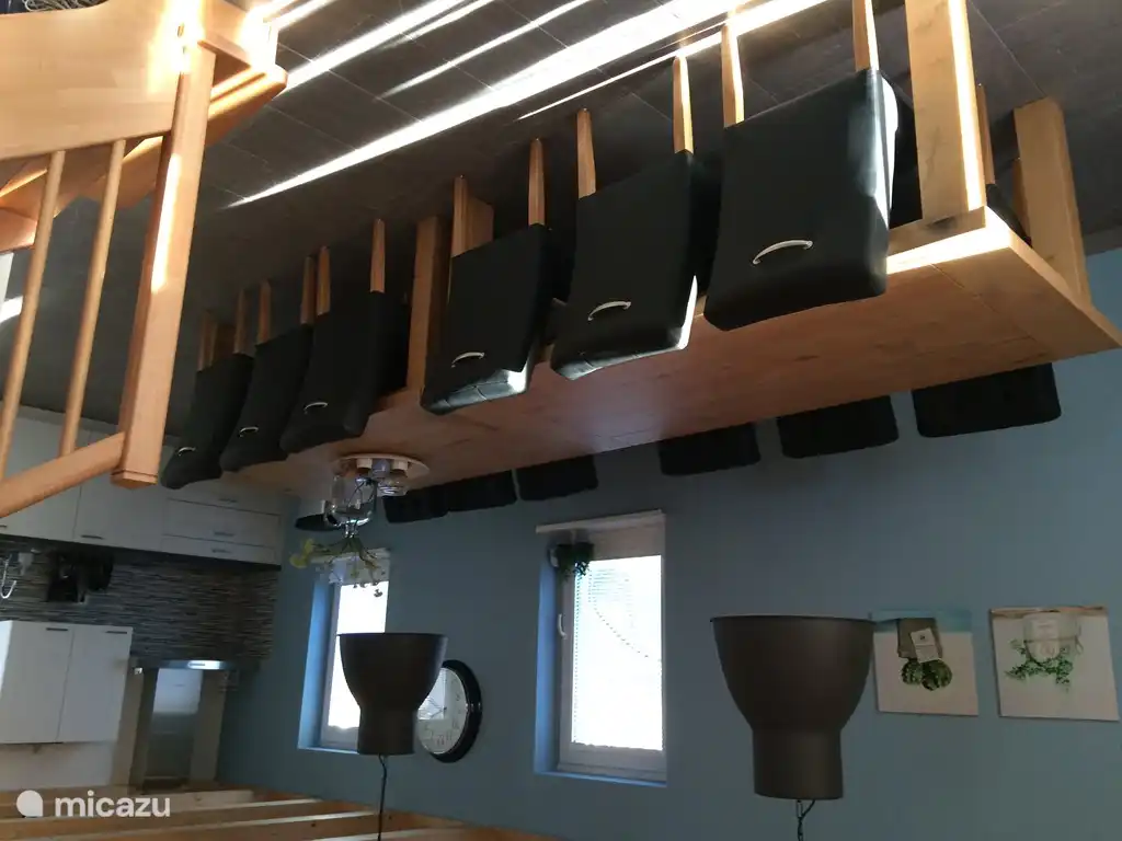 Geräumige eetkeukentafel mit 12 Plätzen