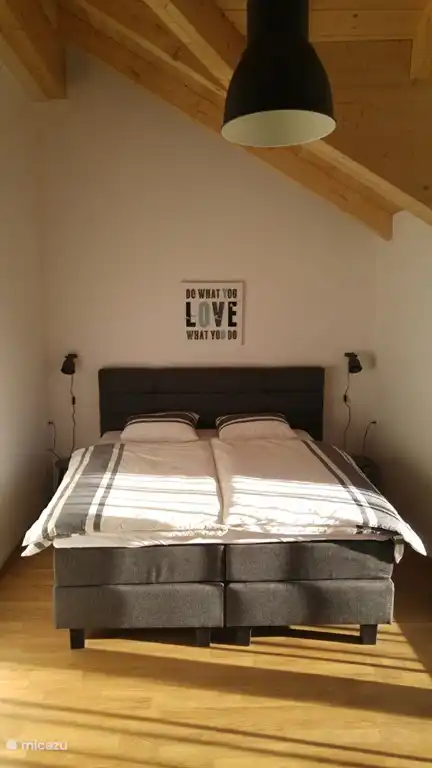 Eines der geräumigen Doppelzimmer im 1. Stock