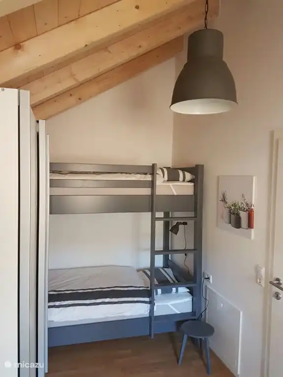 Eines der Etagenbetten im 1. Stock