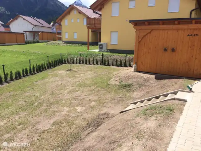 Villa Alpenrose | Autriche, Carinthie, Kötschach-Mauthen - villa Jardin complètement séparé avec clôture basse et haie, aire de jeux sécurisée pour les petits enfants