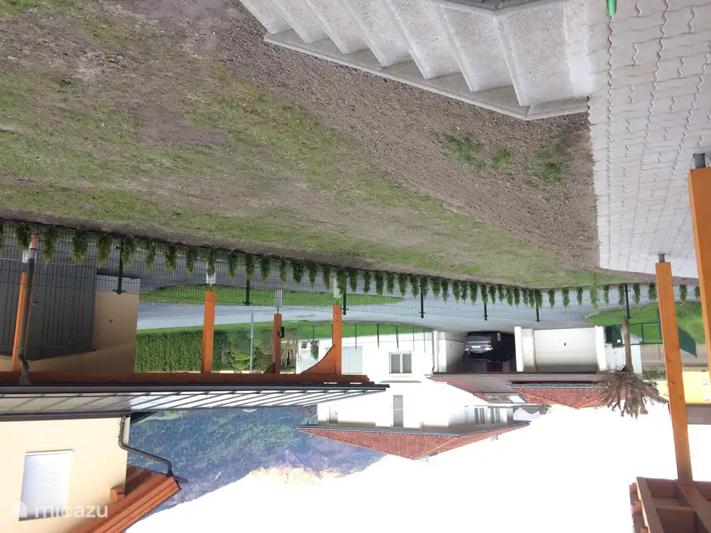 Der linke Teil des großen Garten