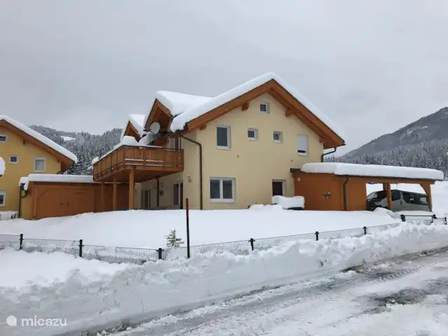 Villa Alpenrose | Autriche, Carinthie, Kötschach-Mauthen - villa Vue latérale jardin avec un épais paquet de neige fraîche