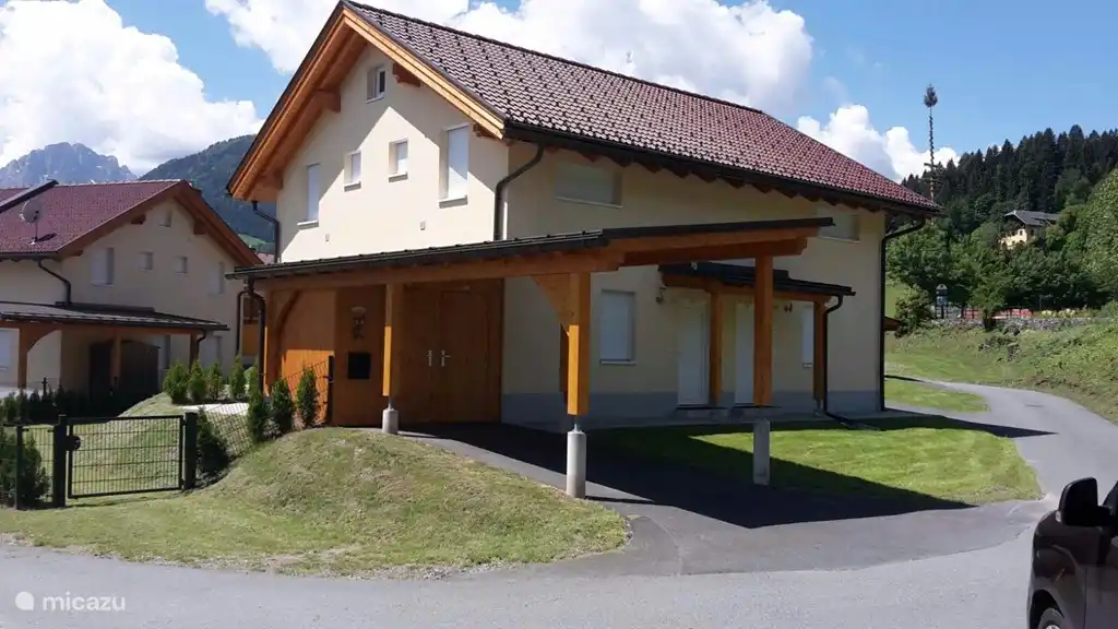 Es ist wunderschönes Wetter in Kötschach, Wandern oder Chillen im Garten