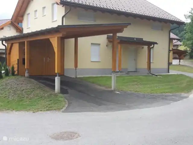 Villa Alpenrose | Autriche, Carinthie, Kötschach-Mauthen - villa A gauche sous le carport deux débarras séparés, un pour la villa et un pour le studio