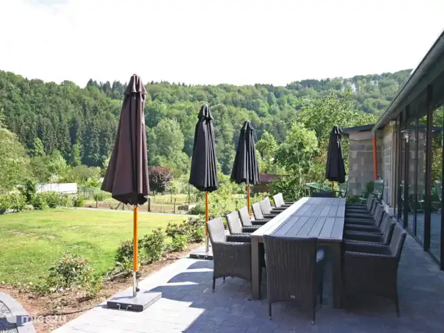 Maison de campagne Waldeifel | Allemagne, Eifel, Malberg - villa terrasse avec tables d'extérieur