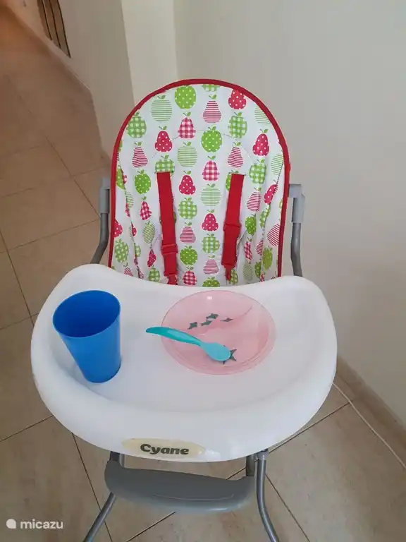 Kinderstoel ook makkelijk om mee naar het terras te nemen.