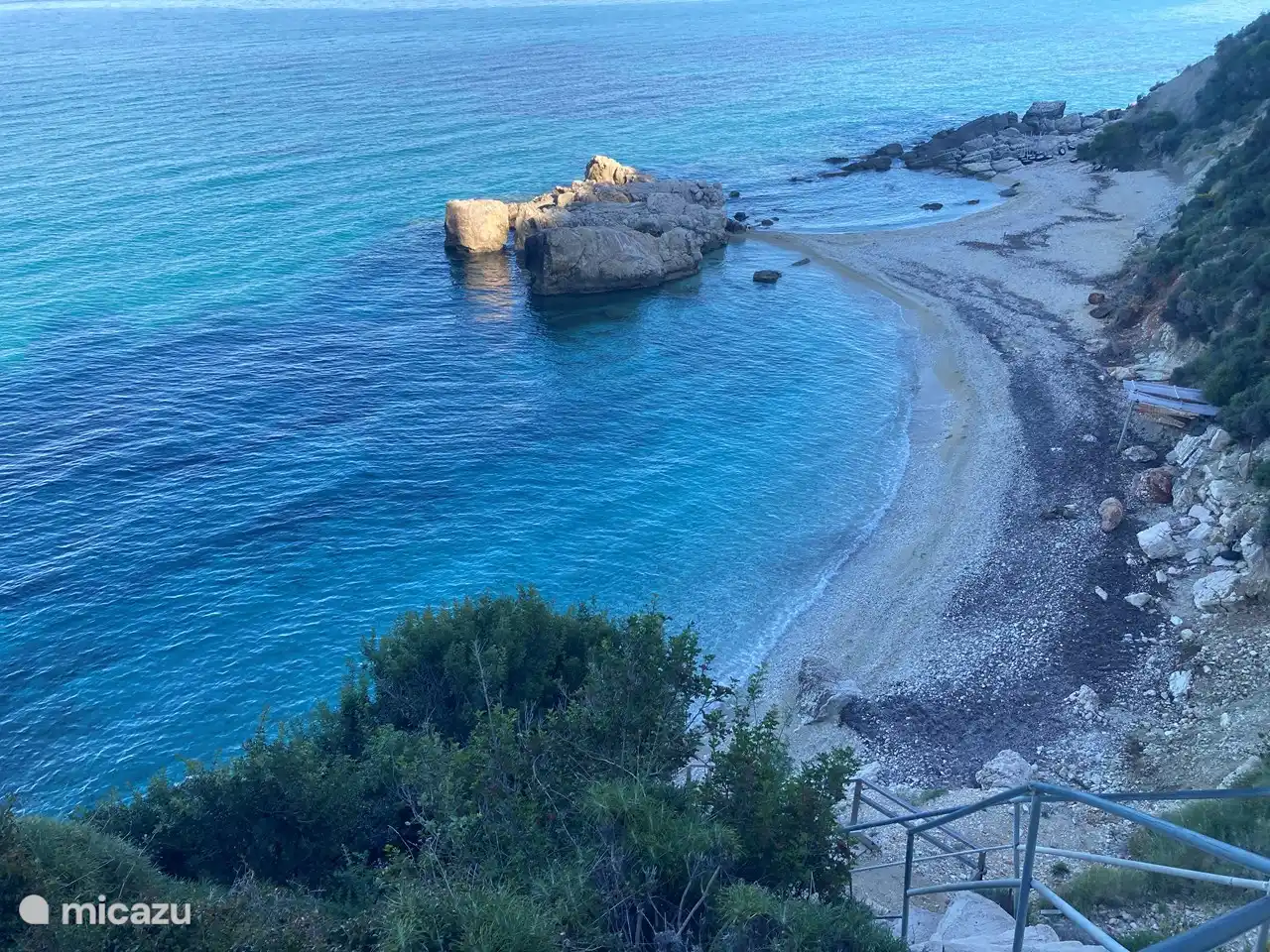 Nog een mooi strand een paar minuten van ons huis.