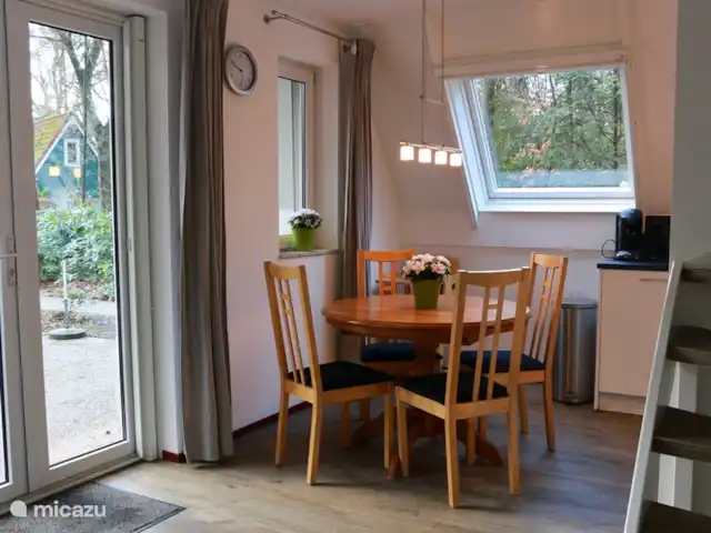 Calluna 151 en Países Bajos, Güeldres, Harfsen - casa vacacional el comedor para 4-6 personas