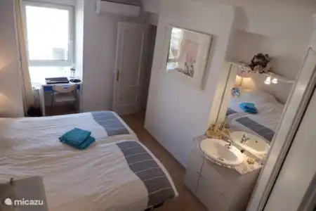 Vakantiehuis Spanje, Costa del Sol, Algarrobo-Costa appartement Corazon slaapkamer 1 met wastafel