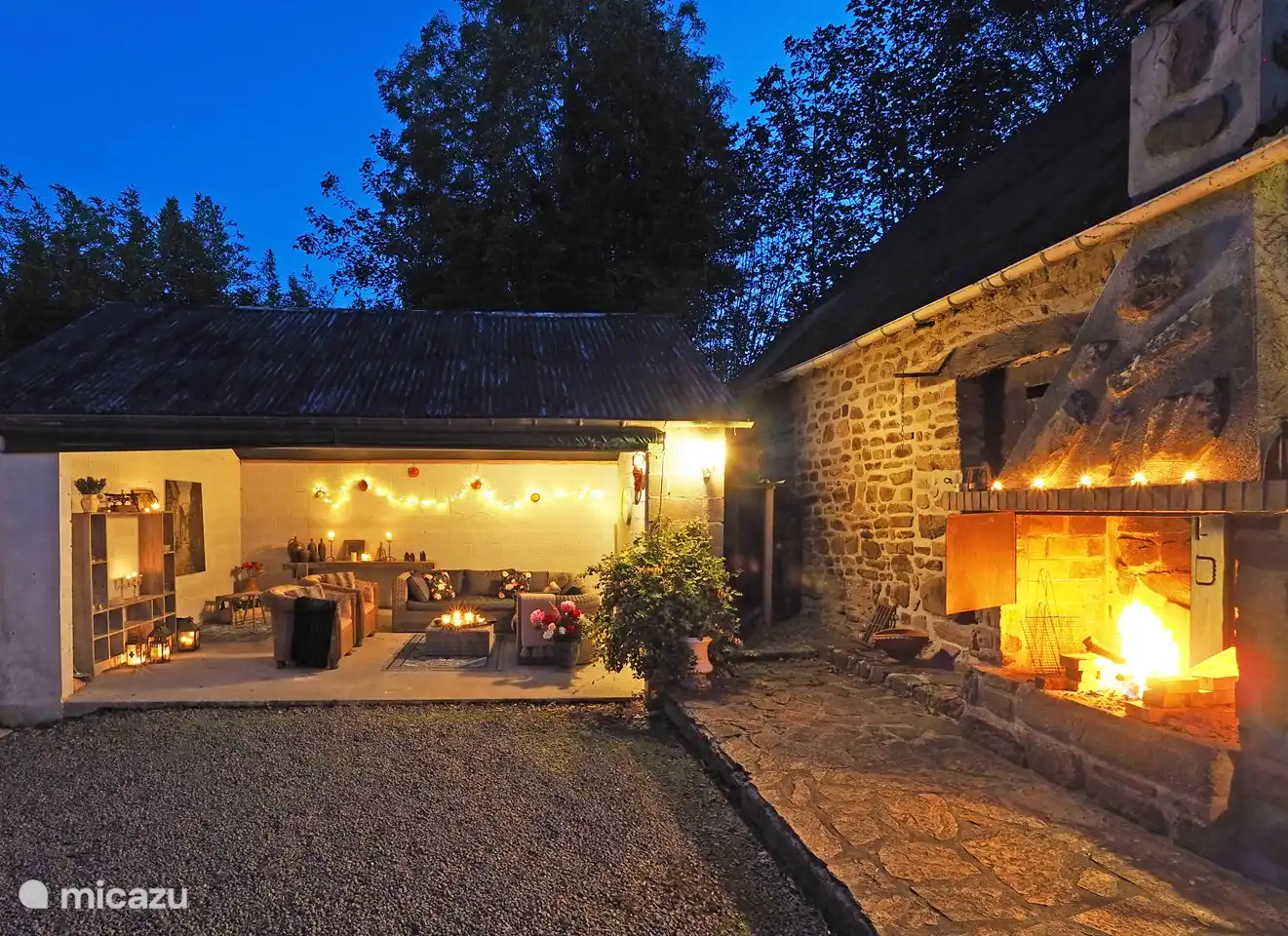 Das Gartenzimmer mit Kamin (BBQ)