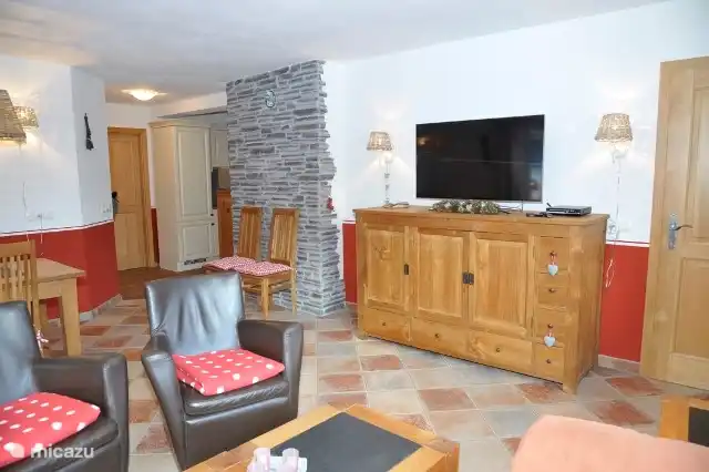 Woonkamer met open keuken