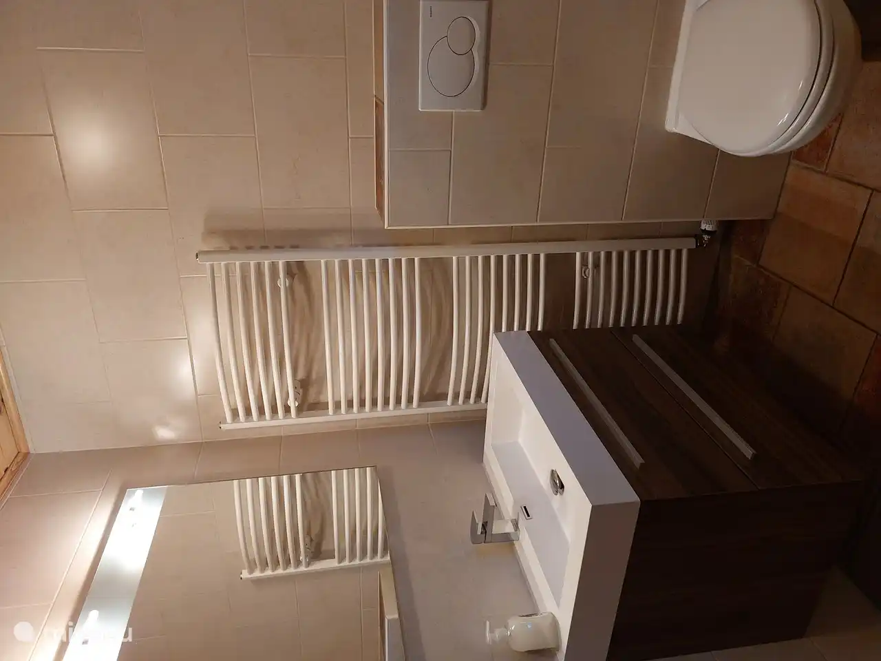 Badkamer met uitzicht op de berg