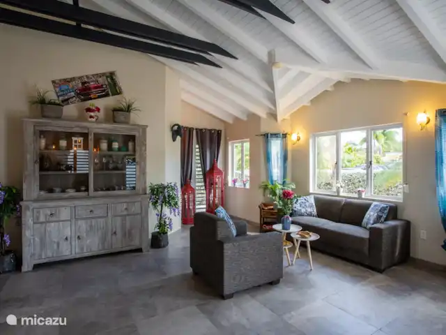 Villa Cas Mi dushi huren in Curaçao, Banda Ariba (oost), Jan Thiel - villa Woonkamer