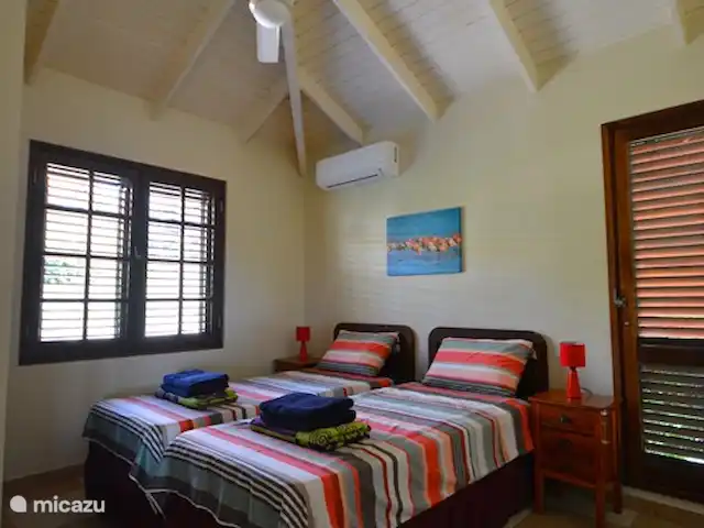 Blue Bay Curaçao Beach Villa | Curaçao, Curaçao-Centre, Blue Bay - villa Deuxième grande chambre avec deux lits simples, qui peuvent être rapprochés si désiré