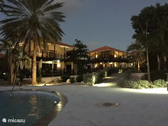 Blue Bay Curaçao Beach Villa | Curaçao, Curaçao-Centre, Blue Bay - villa La station est bien et joliment éclairée la nuit