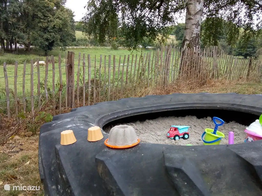 haciendo tortas de arena