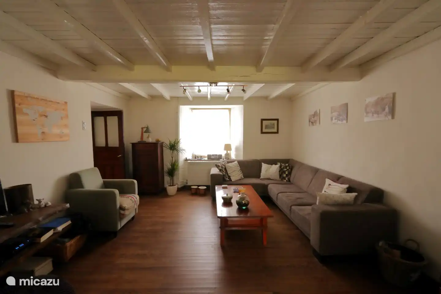 Bienvenido a la espaciosa sala de estar.