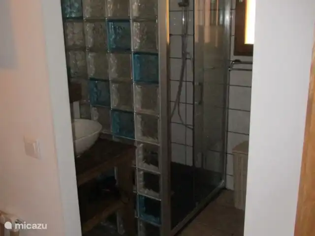 Les Cinq Papillons | France, Dordogne, Marnac - maison de vacances Douche chambre parentale