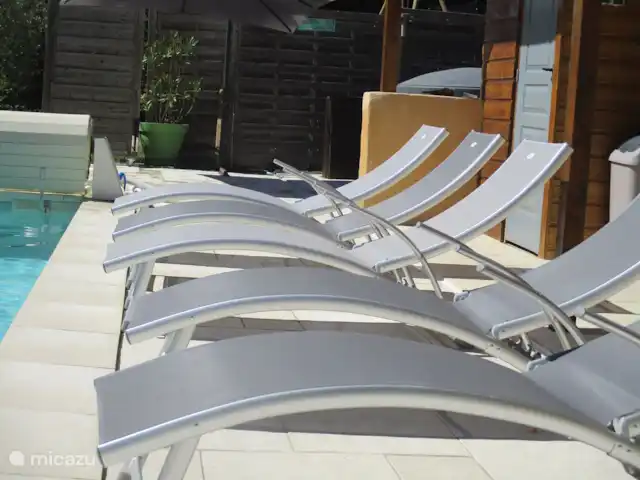Les Cinq Papillons | France, Dordogne, Marnac - maison de vacances détendez-vous sur les transats