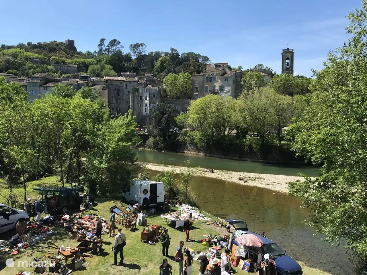 Brocante à Sauve