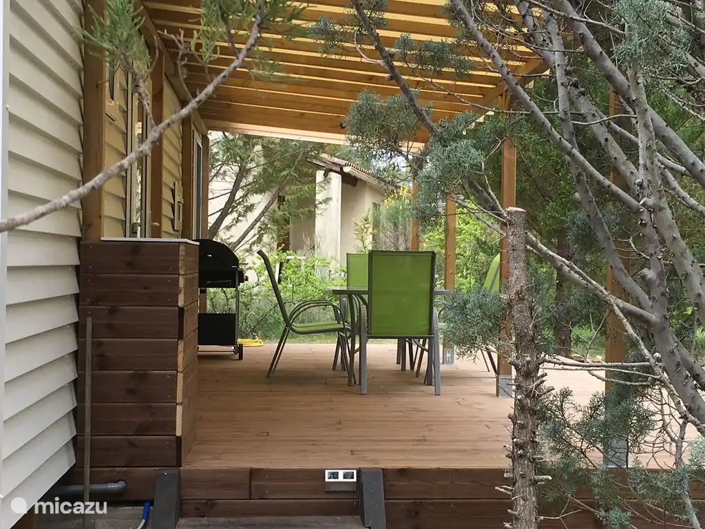 vous imaginez-vous déjà en train de déguster un bon verre de vin en attendant toutes les délicieuses choses que vous préparez sur le grand BBQ.