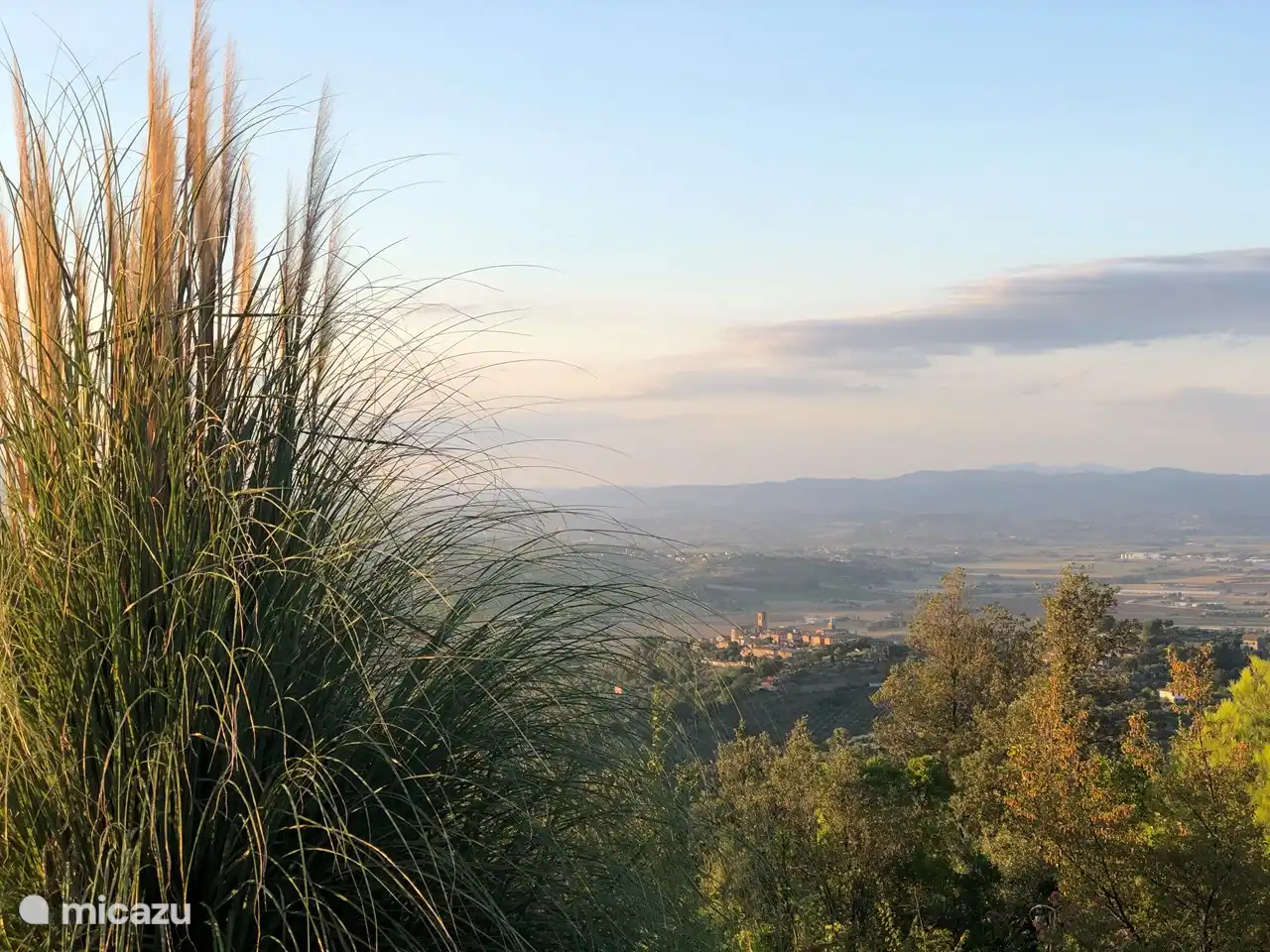 Vue depuis le jardin de Bettona, fondé par les Étrusques