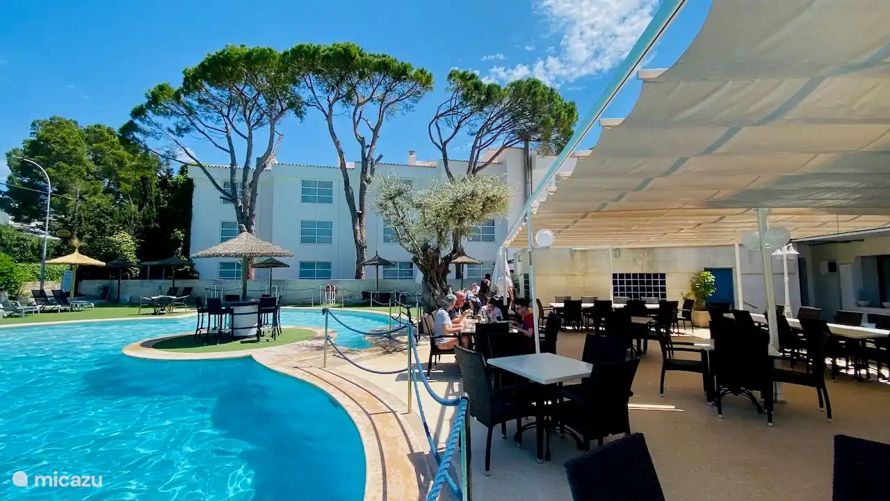 Piscina / Bar / Restaurante cercano, 2 minutos andando