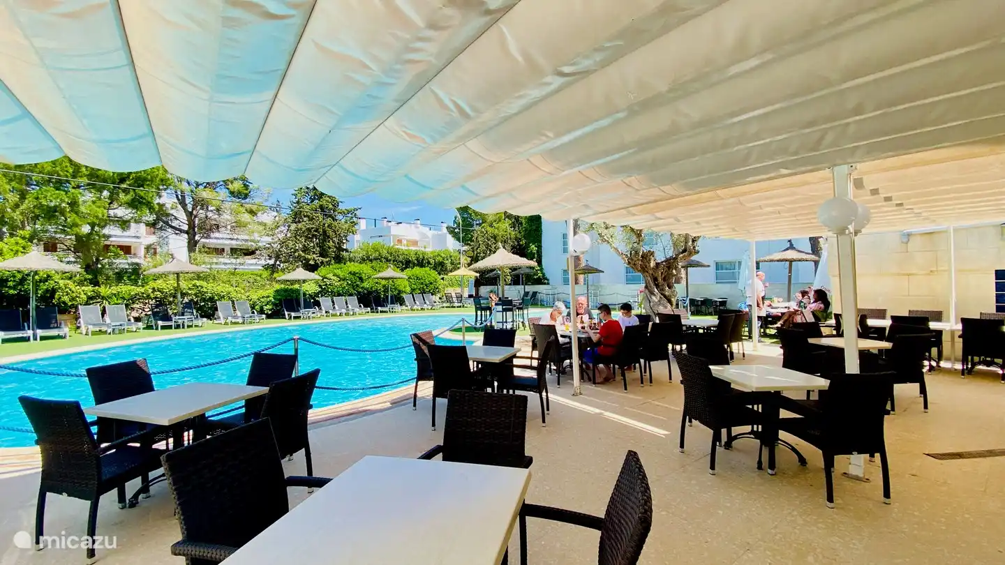 Piscina / Bar / Restaurante cercano, 2 minutos andando