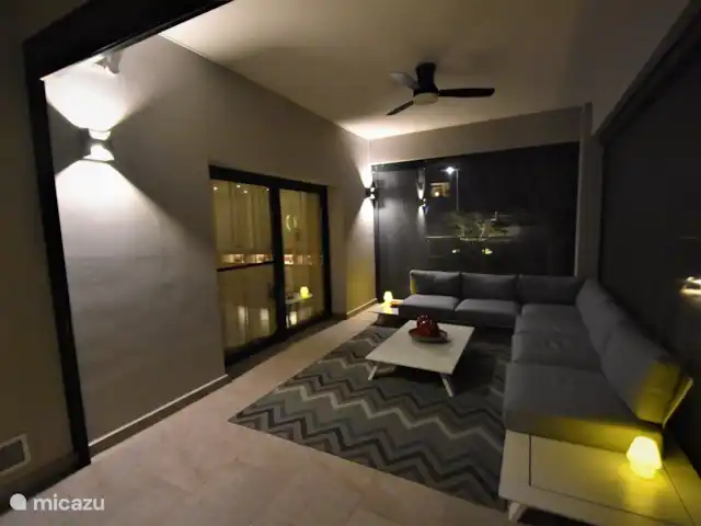La Guinda del Pastel | Espagne, Costa Blanca, Benidorm - villa Coin salon couvert le soir