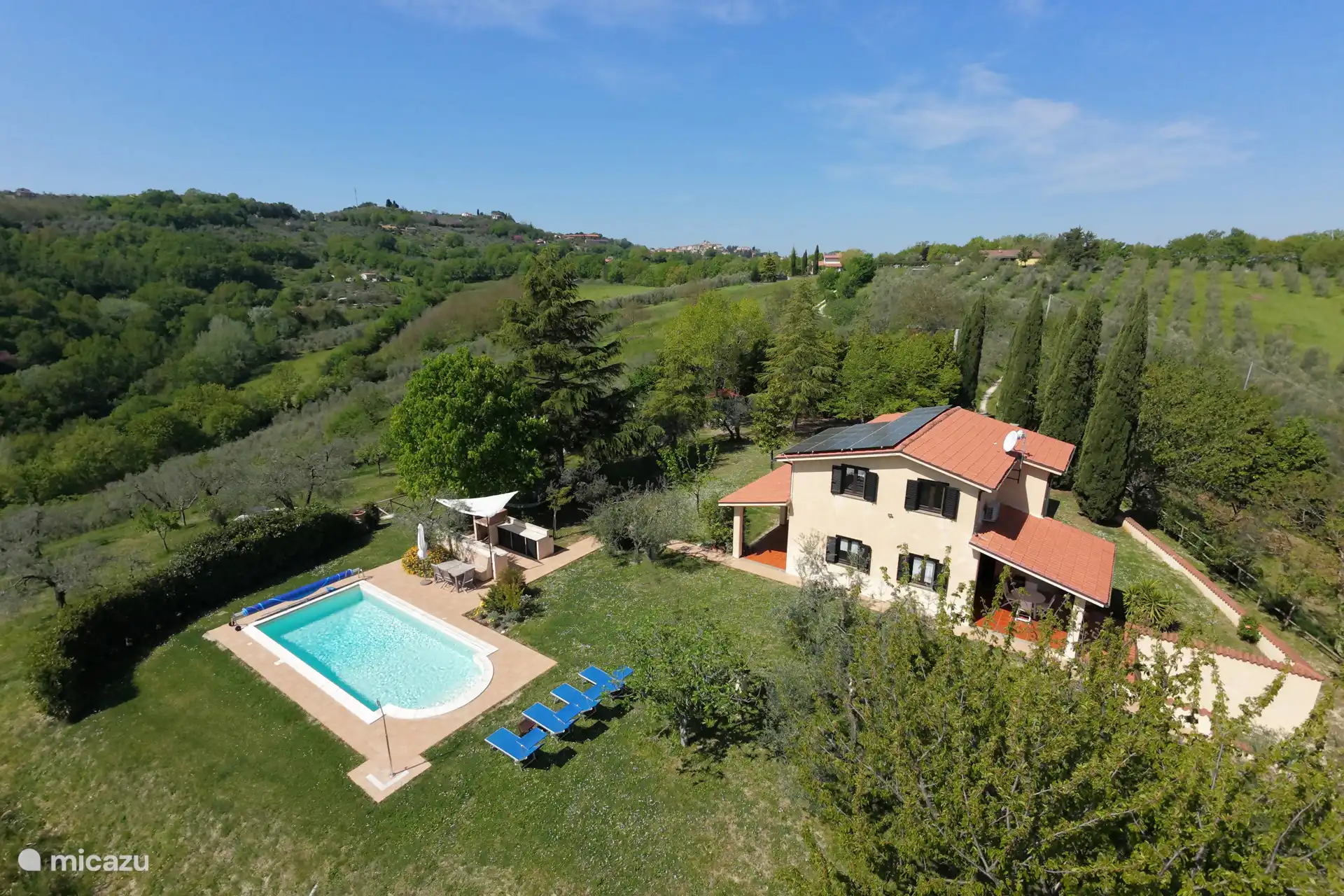 Naturisme, Italie, Le Latium, Castelnuovo di Farfa, villa Villa Sabine