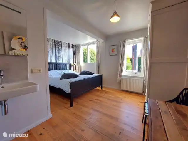 Duinhuis Marilou huren in Nederland, Zeeland, Burgh-Haamstede - vakantiehuis Een ruime (ouder) slaapkamer beneden.