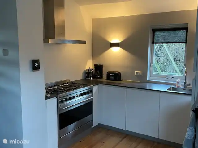 Duinhuis Marilou huren in Nederland, Zeeland, Burgh-Haamstede - vakantiehuis Een ruime keuken met koffiefilter apparaat maar ook een Nespresso machine.
