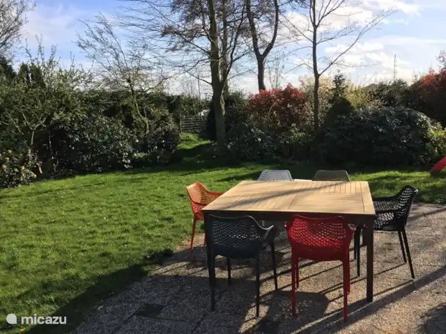 Duinhuis Marilou huren in Nederland, Zeeland, Burgh-Haamstede - vakantiehuis Ruim huis met een zonnige tuin (700m2) en met veel privacy.  Veel zon en privacy!