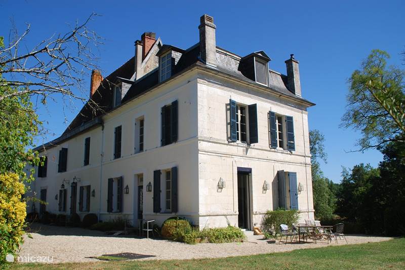 Vacation rental France, Dordogne, Chenaud Manor / Castle Hunting Lodge Le Logis