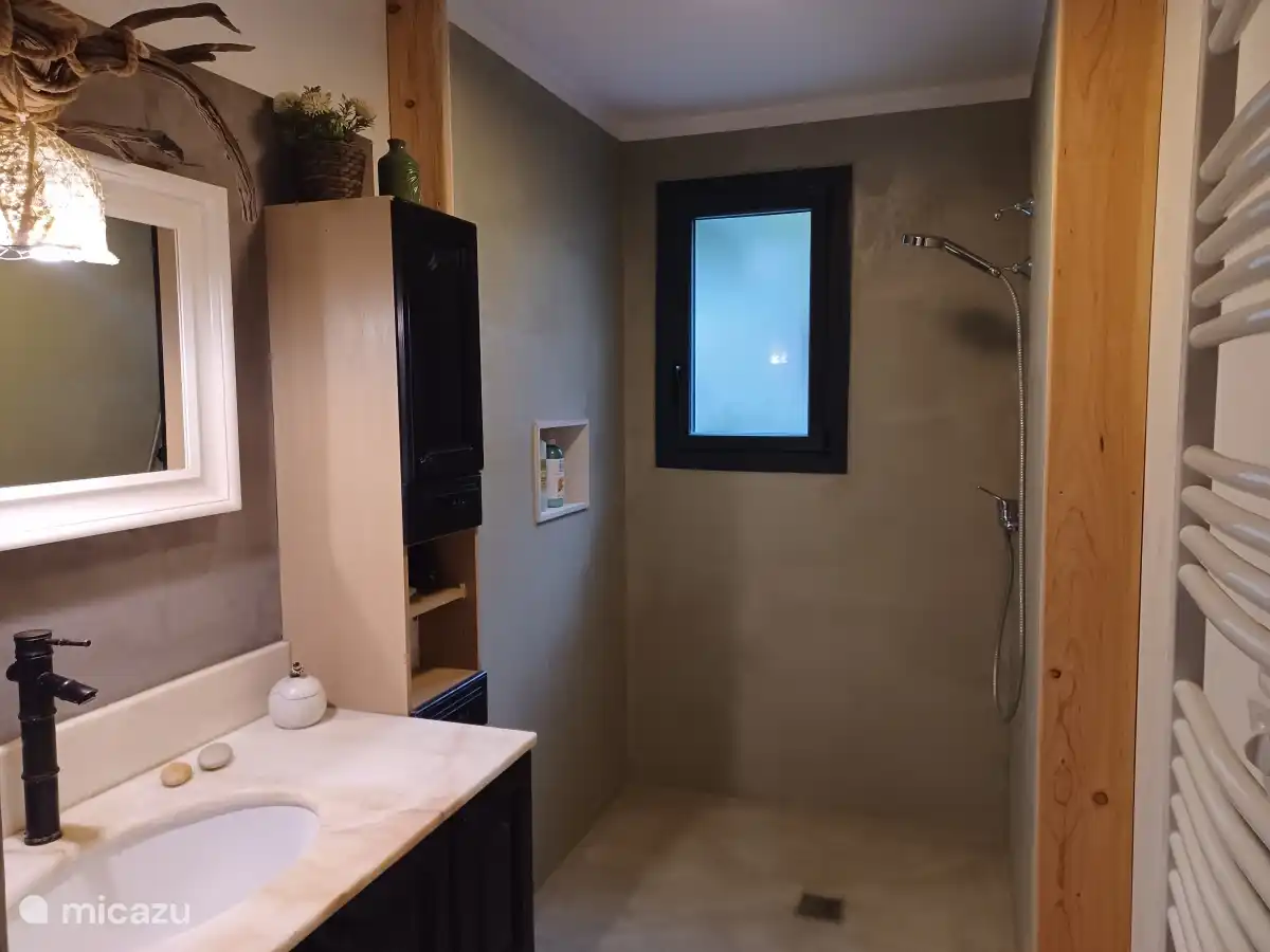 Badezimmer im Erdgeschoss