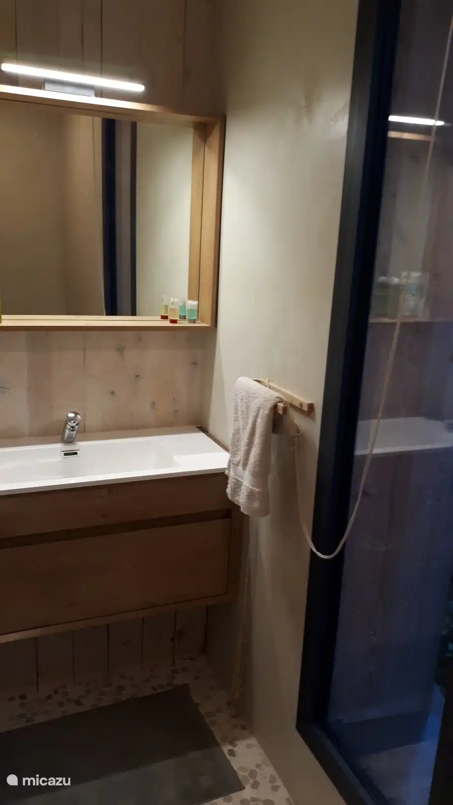 Dusche im Hauptschlafzimmer