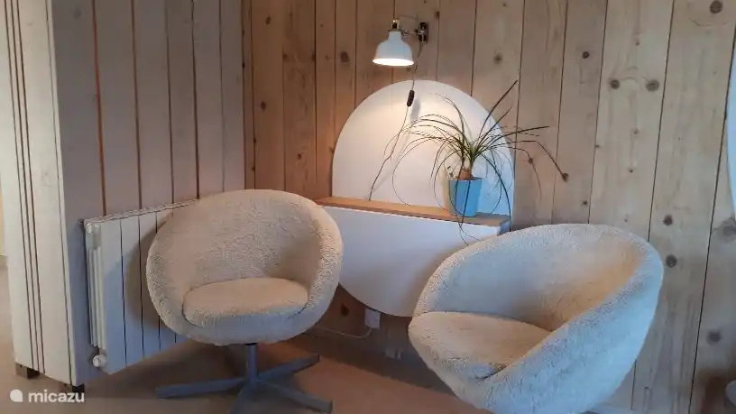 TV-Sitzecke im Schlafzimmerboden