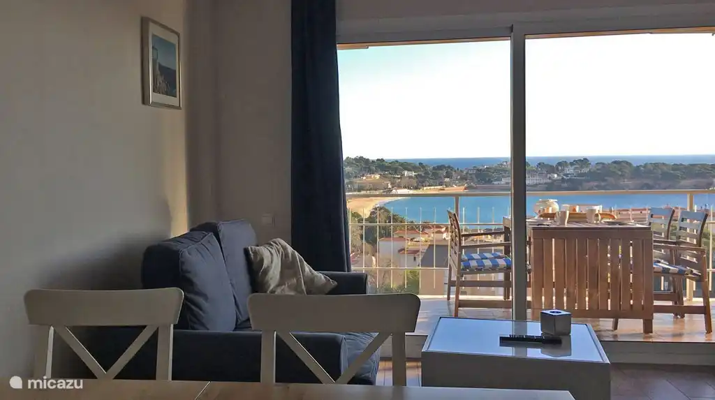 Die atemberaubende Aussicht vom Esstisch im Wohnzimmer.