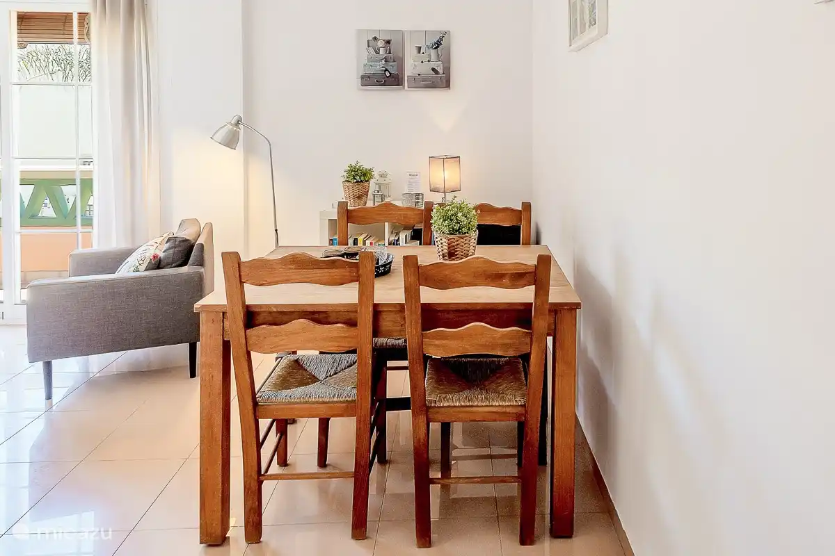 Essbereich im Wohnzimmer.