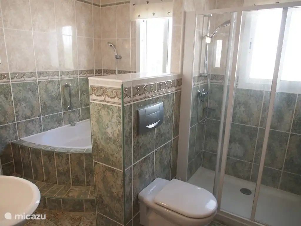 Salle de bain I à l'étage