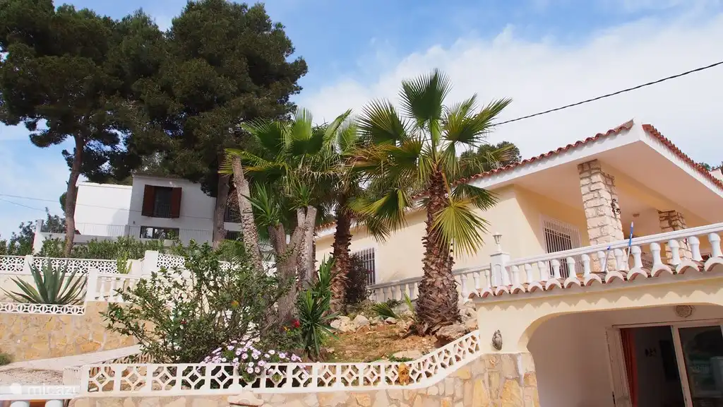 Allée d'entrée du jardin