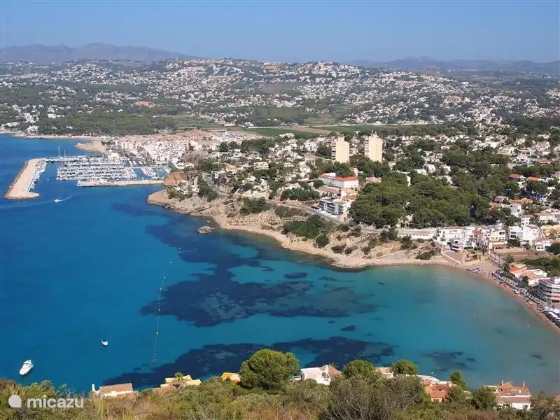 Vue depuis la tour du XVe siècle sur El Portet / Moraira