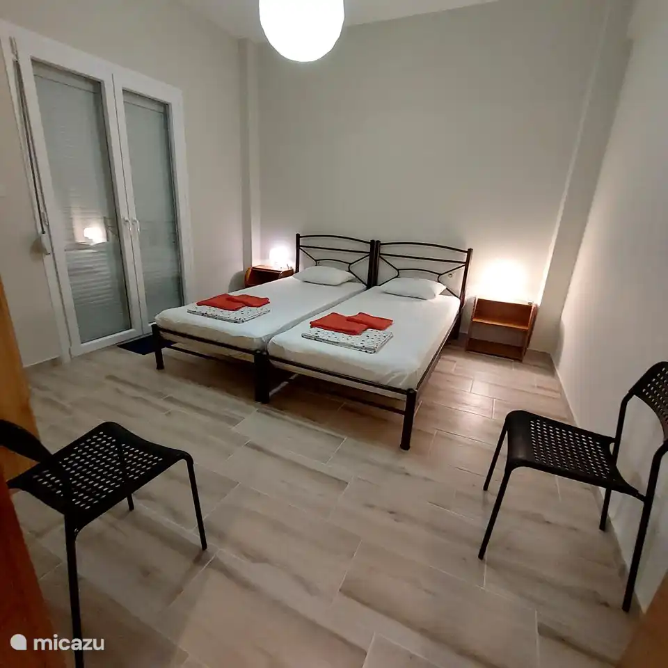 Schlafzimmer 2 mit Klimaanlage im ersten Stock